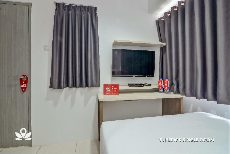 Klinpod Hotel Jakarta Exterior photo